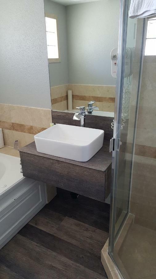 Lake Ridge Hotel 3*